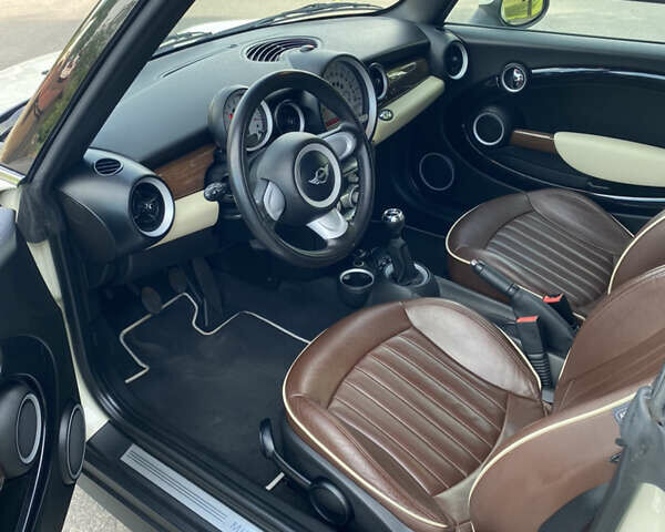 Міні Convertible, об'ємом двигуна 1.6 л та пробігом 214 тис. км за 8150 $, фото 11 на Automoto.ua