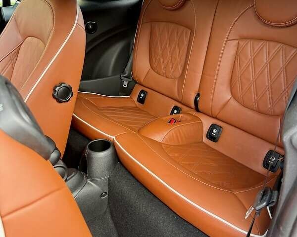 Серый Мини Convertible, объемом двигателя 2 л и пробегом 13 тыс. км за 29900 $, фото 3 на Automoto.ua