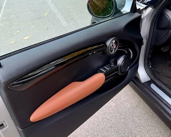 Серый Мини Convertible, объемом двигателя 2 л и пробегом 13 тыс. км за 29900 $, фото 8 на Automoto.ua