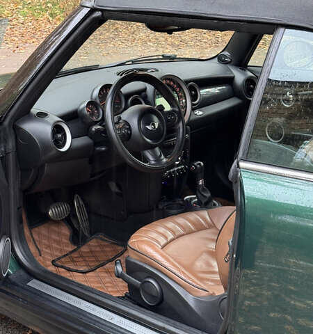 Зеленый Мини Convertible, объемом двигателя 1.6 л и пробегом 125 тыс. км за 12500 $, фото 5 на Automoto.ua