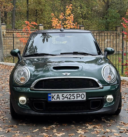 Зеленый Мини Convertible, объемом двигателя 1.6 л и пробегом 125 тыс. км за 12500 $, фото 4 на Automoto.ua