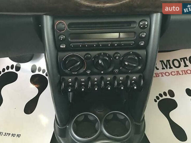 Оранжевый Мини Convertible, объемом двигателя 1.6 л и пробегом 160 тыс. км за 5400 $, фото 4 на Automoto.ua