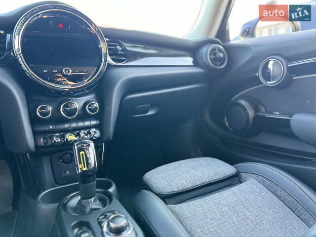 Серый Мини Electric, объемом двигателя 0 л и пробегом 25 тыс. км за 15999 $, фото 39 на Automoto.ua