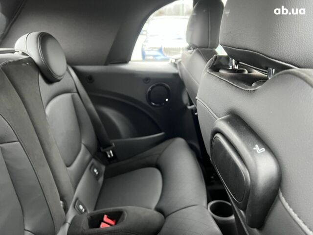 Мини John Cooper Works, объемом двигателя 2 л и пробегом 5 тыс. км за 40646 $, фото 2 на Automoto.ua
