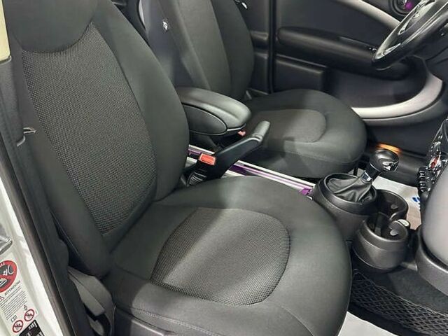 Мини John Cooper Works, объемом двигателя 2 л и пробегом 201 тыс. км за 11250 $, фото 8 на Automoto.ua