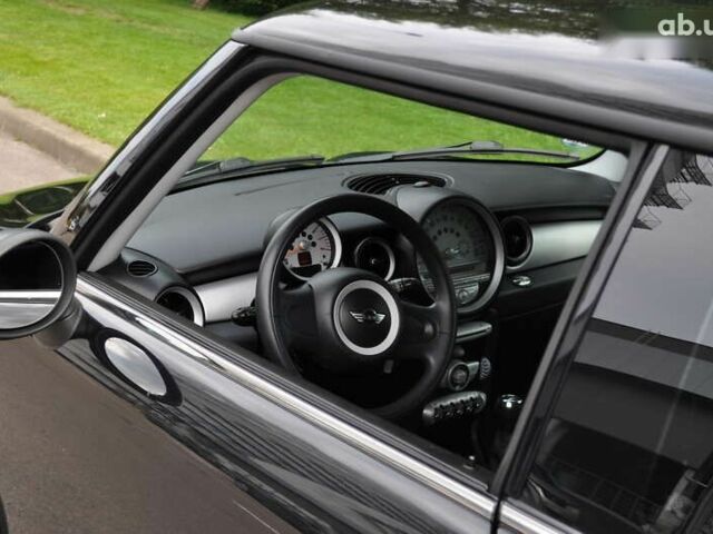 Мини John Cooper Works, объемом двигателя 1.6 л и пробегом 170 тыс. км за 7900 $, фото 10 на Automoto.ua