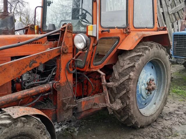 Красный МТЗ 82 Беларус, объемом двигателя 4.75 л и пробегом 100 тыс. км за 8300 $, фото 2 на Automoto.ua