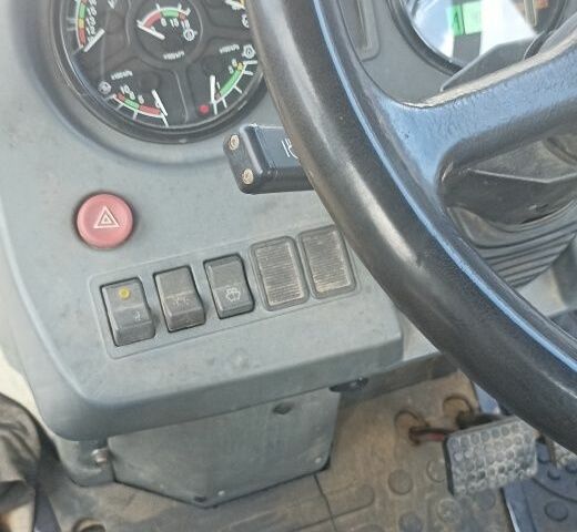 МТЗ Другая, объемом двигателя 4.7 л и пробегом 999 тыс. км за 23500 $, фото 6 на Automoto.ua