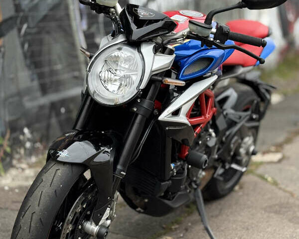 МВ Агуста Брутале, объемом двигателя 0 л и пробегом 15 тыс. км за 13500 $, фото 2 на Automoto.ua