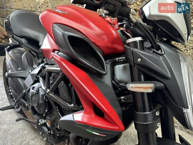 МВ Агуста Dragster, объемом двигателя 0 л и пробегом 1 тыс. км за 12800 $, фото 9 на Automoto.ua