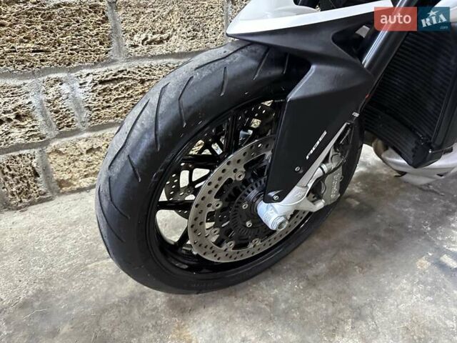 МВ Агуста Stradale 800, об'ємом двигуна 0 л та пробігом 5 тис. км за 7800 $, фото 13 на Automoto.ua