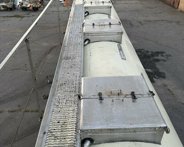 Магиар SR34BT 1999 в Кременчуге на Automoto.ua Красный Магиар SR34BT, объемом двигателя 0 л и пробегом 100 тыс. км за 23300 $, фото 4 на Automoto.ua