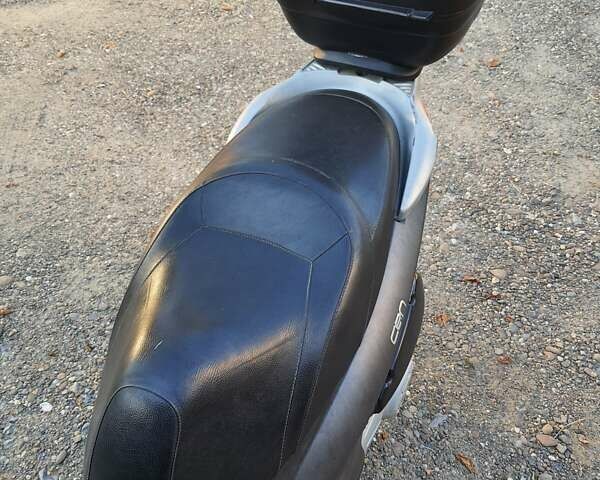 Серый Малагути Центро, объемом двигателя 0.16 л и пробегом 36 тыс. км за 1100 $, фото 6 на Automoto.ua