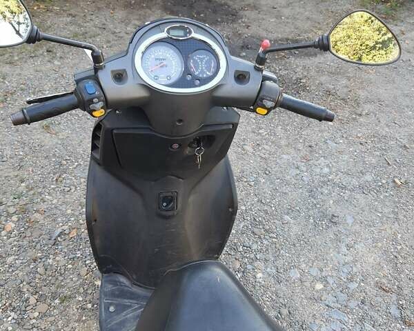 Серый Малагути Центро, объемом двигателя 0.16 л и пробегом 36 тыс. км за 1100 $, фото 4 на Automoto.ua