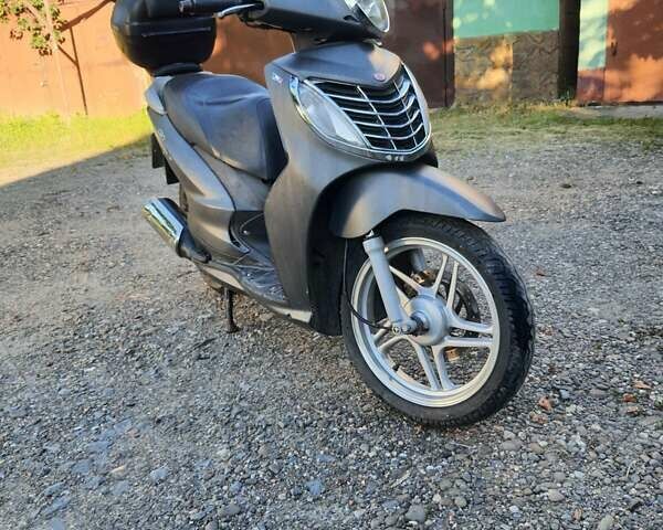 Серый Малагути Центро, объемом двигателя 0.16 л и пробегом 36 тыс. км за 1100 $, фото 1 на Automoto.ua