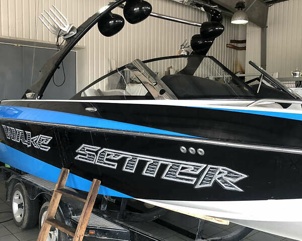 Синий Малибу Wakesetter, объемом двигателя 0 л и пробегом 900 тыс. км за 32000 $, фото 2 на Automoto.ua