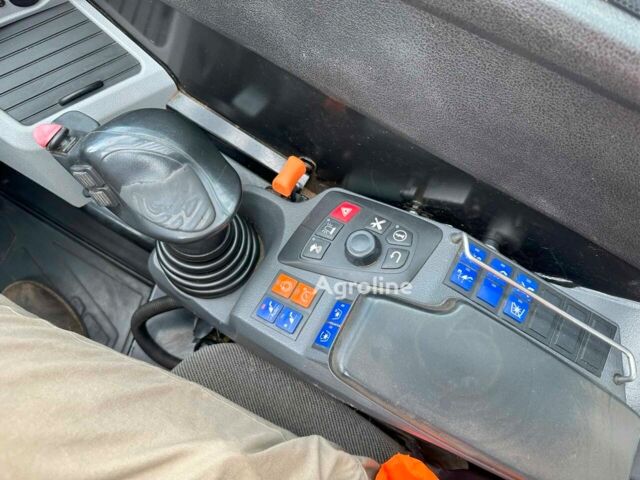 Червоний Маніту Другая, об'ємом двигуна 14.86 л та пробігом 0 тис. км за 39362 $, фото 5 на Automoto.ua