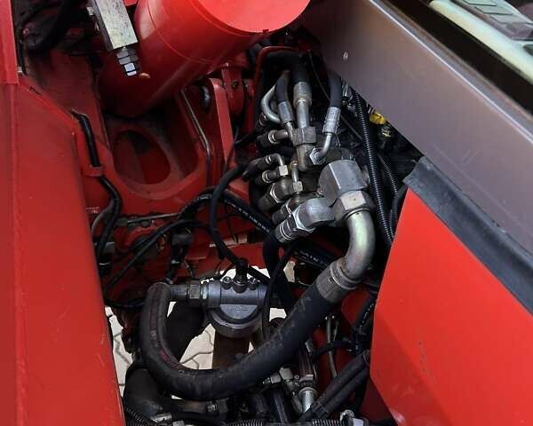 Красный Маниту MLT 730-120 LS, объемом двигателя 4.4 л и пробегом 5 тыс. км за 36500 $, фото 30 на Automoto.ua