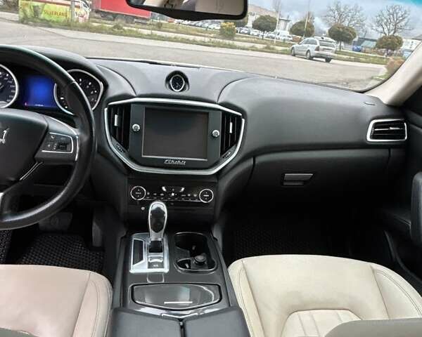 Мазераті Ghibli 2014 у Тячеве на Automoto.ua Білий Мазераті Ghibli, об'ємом двигуна 2.98 л та пробігом 111 тис. км за 25000 $, фото 18 на Automoto.ua