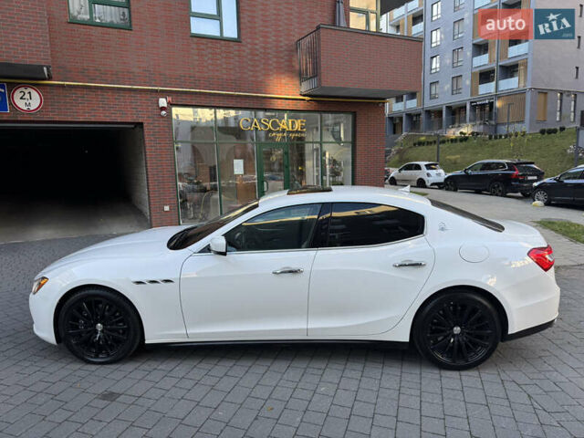 Белый Мазерати Гибли, объемом двигателя 2.98 л и пробегом 111 тыс. км за 22500 $, фото 16 на Automoto.ua