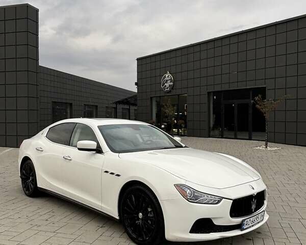 Мазераті Ghibli 2014 у Тячеве на Automoto.ua Білий Мазераті Ghibli, об'ємом двигуна 2.98 л та пробігом 111 тис. км за 25000 $, фото 4 на Automoto.ua