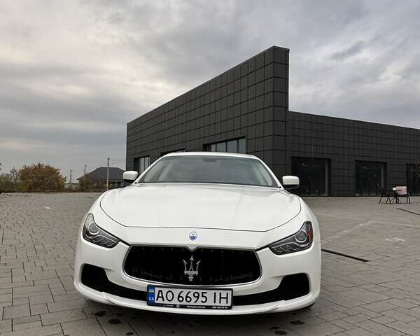 Мазераті Ghibli 2014 у Тячеве на Automoto.ua Білий Мазераті Ghibli, об'ємом двигуна 2.98 л та пробігом 111 тис. км за 25000 $, фото 2 на Automoto.ua