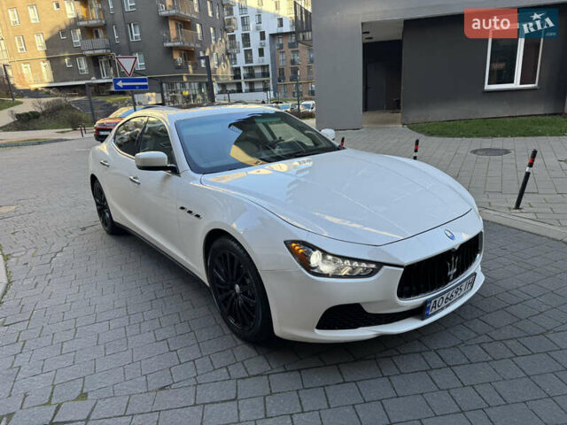 Белый Мазерати Гибли, объемом двигателя 2.98 л и пробегом 111 тыс. км за 22500 $, фото 8 на Automoto.ua