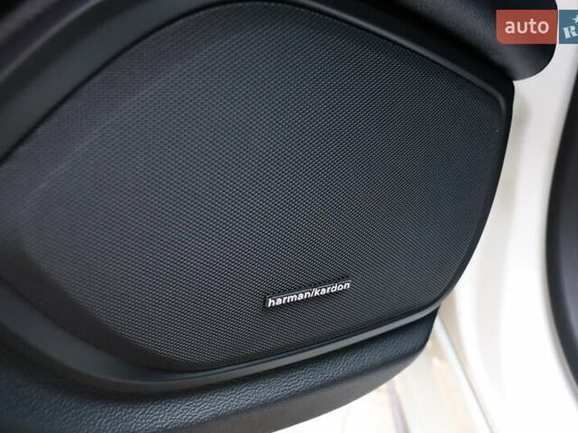 Белый Мазерати Гибли, объемом двигателя 3 л и пробегом 80 тыс. км за 26700 $, фото 17 на Automoto.ua