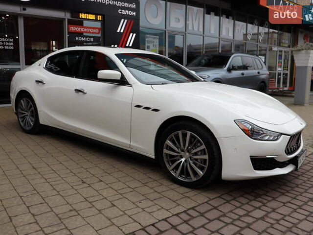 Белый Мазерати Гибли, объемом двигателя 3 л и пробегом 80 тыс. км за 26700 $, фото 7 на Automoto.ua