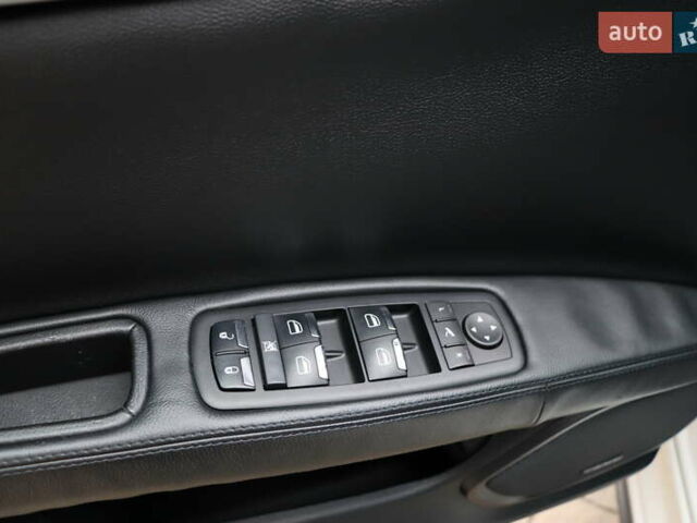 Белый Мазерати Гибли, объемом двигателя 3 л и пробегом 80 тыс. км за 26700 $, фото 12 на Automoto.ua