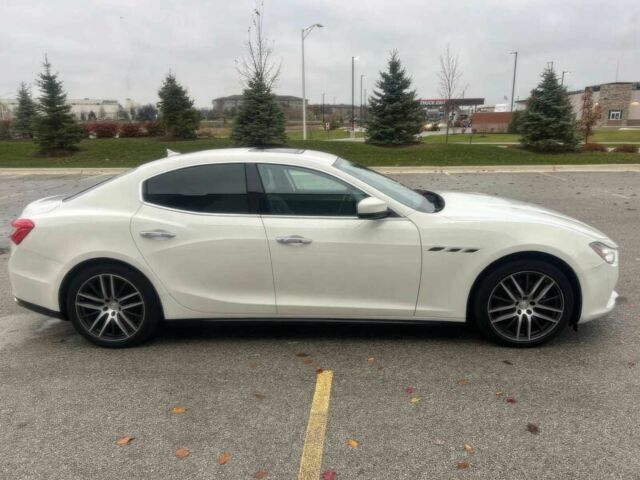 Белый Мазерати Гибли, объемом двигателя 3 л и пробегом 52 тыс. км за 12700 $, фото 3 на Automoto.ua