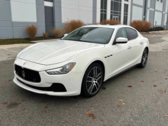 Белый Мазерати Гибли, объемом двигателя 3 л и пробегом 52 тыс. км за 12700 $, фото 2 на Automoto.ua