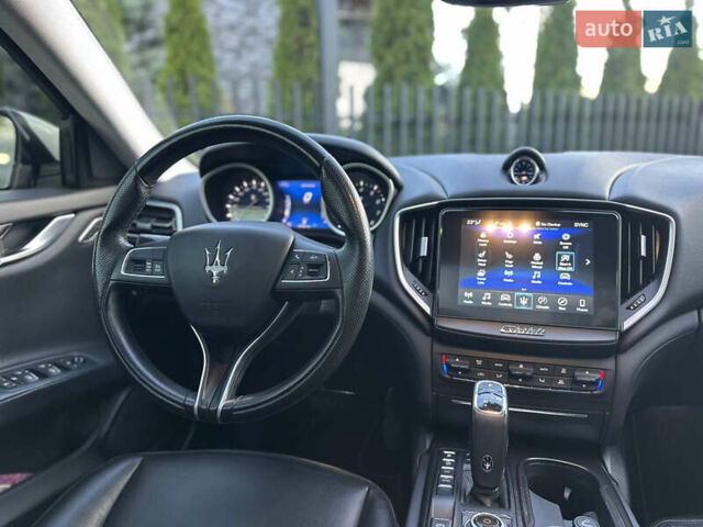 Белый Мазерати Гибли, объемом двигателя 2.98 л и пробегом 38 тыс. км за 39999 $, фото 30 на Automoto.ua