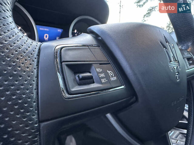 Белый Мазерати Гибли, объемом двигателя 2.98 л и пробегом 38 тыс. км за 39999 $, фото 40 на Automoto.ua