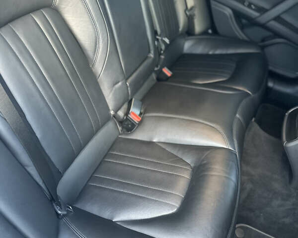 Белый Мазерати Гибли, объемом двигателя 2.98 л и пробегом 38 тыс. км за 39999 $, фото 35 на Automoto.ua