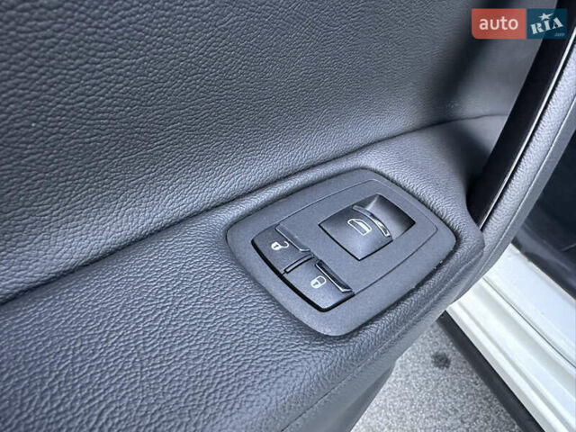 Белый Мазерати Гибли, объемом двигателя 2.98 л и пробегом 38 тыс. км за 39999 $, фото 49 на Automoto.ua