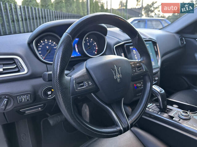 Белый Мазерати Гибли, объемом двигателя 2.98 л и пробегом 38 тыс. км за 39999 $, фото 38 на Automoto.ua