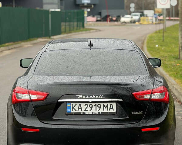 Черный Мазерати Гибли, объемом двигателя 3 л и пробегом 124 тыс. км за 14900 $, фото 5 на Automoto.ua