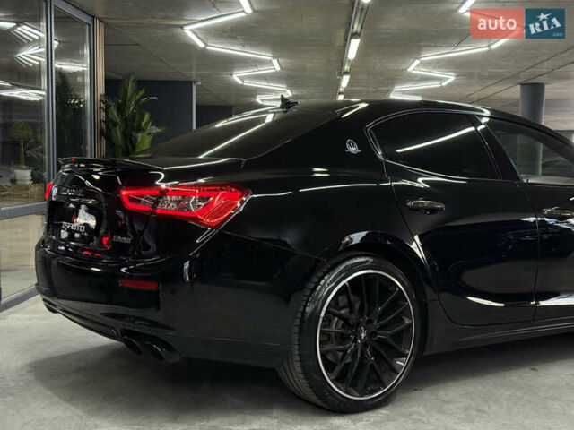 Черный Мазерати Гибли, объемом двигателя 3 л и пробегом 146 тыс. км за 25900 $, фото 16 на Automoto.ua