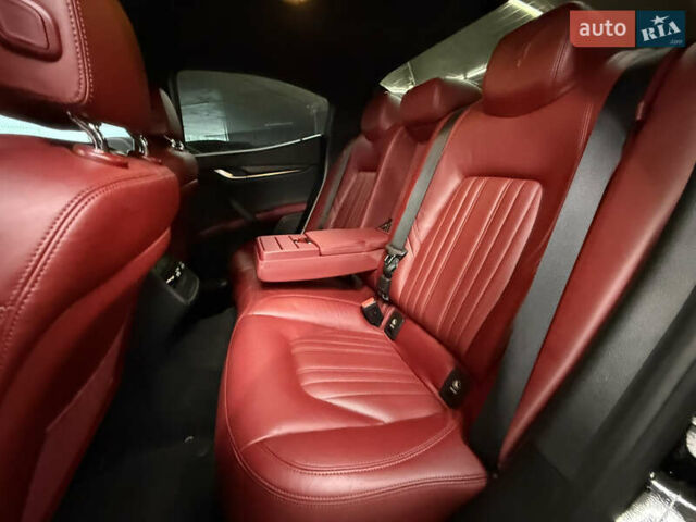 Черный Мазерати Гибли, объемом двигателя 3 л и пробегом 146 тыс. км за 25900 $, фото 23 на Automoto.ua