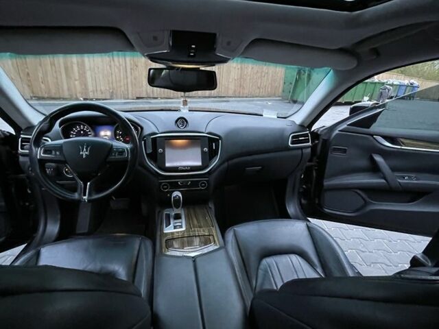 Черный Мазерати Гибли, объемом двигателя 3 л и пробегом 73 тыс. км за 332 $, фото 10 на Automoto.ua