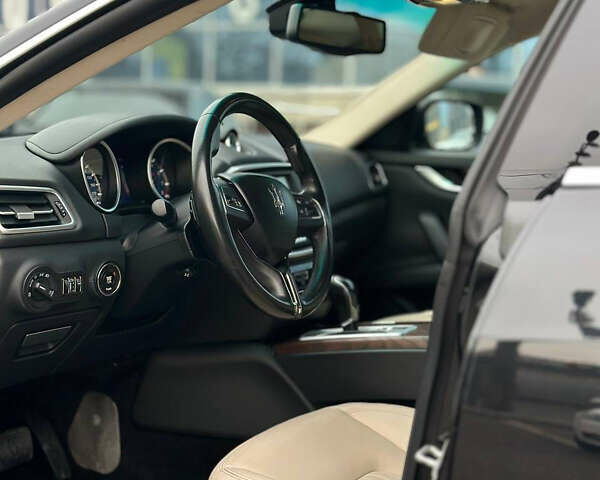 Мазерати Гибли 2014 в Киеве на Automoto.ua Черный Мазерати Гибли, объемом двигателя 3 л и пробегом 125 тыс. км за 15500 $, фото 16 на Automoto.ua