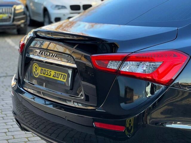 Чорний Мазераті Ghibli, об'ємом двигуна 3 л та пробігом 64 тис. км за 28500 $, фото 26 на Automoto.ua