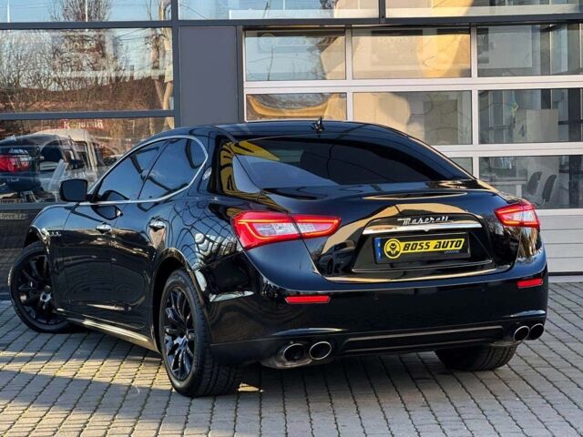 Чорний Мазераті Ghibli, об'ємом двигуна 3 л та пробігом 64 тис. км за 28500 $, фото 5 на Automoto.ua