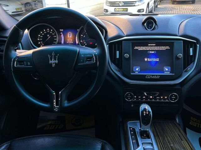 Чорний Мазераті Ghibli, об'ємом двигуна 3 л та пробігом 64 тис. км за 28500 $, фото 17 на Automoto.ua