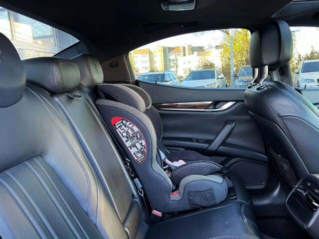 Чорний Мазераті Ghibli, об'ємом двигуна 3 л та пробігом 64 тис. км за 28500 $, фото 24 на Automoto.ua