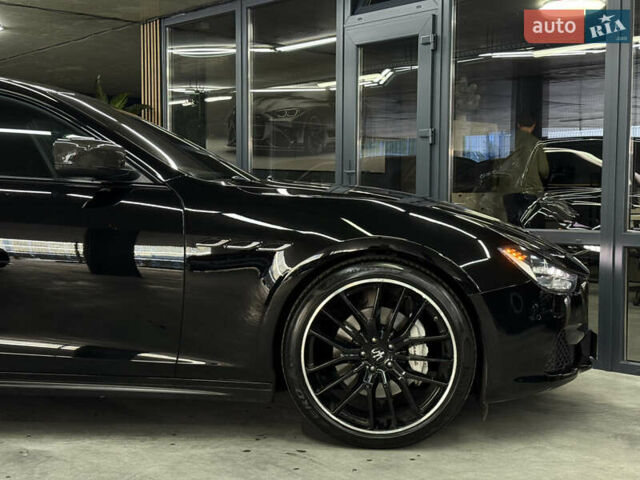 Черный Мазерати Гибли, объемом двигателя 3 л и пробегом 146 тыс. км за 25900 $, фото 5 на Automoto.ua
