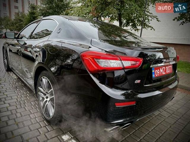 Черный Мазерати Гибли, объемом двигателя 2.98 л и пробегом 91 тыс. км за 24950 $, фото 5 на Automoto.ua