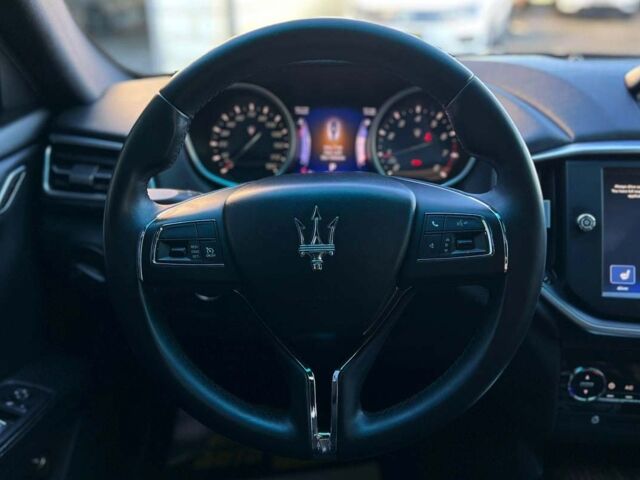 Чорний Мазераті Ghibli, об'ємом двигуна 3 л та пробігом 64 тис. км за 28500 $, фото 18 на Automoto.ua