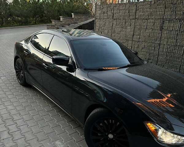 Черный Мазерати Гибли, объемом двигателя 2.98 л и пробегом 73 тыс. км за 13099 $, фото 4 на Automoto.ua